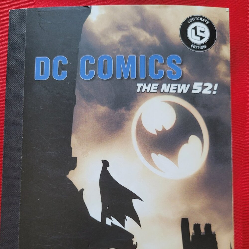 2017 DC COMICS, BOOK OF 40 POSTERS!!!
